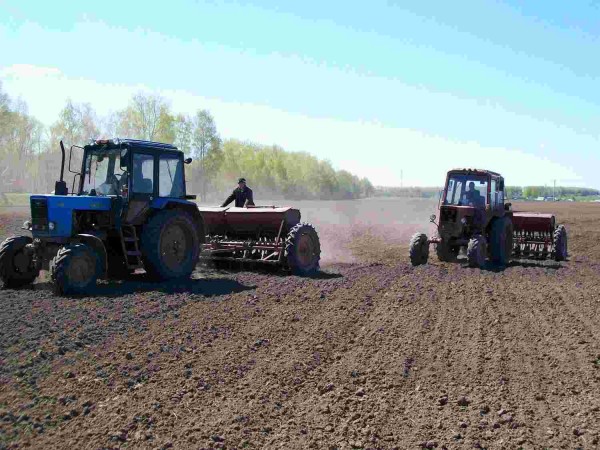 Аграрии Добропольского района начали весенне-полевые работы