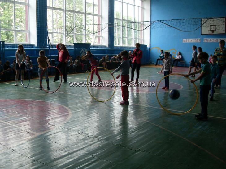 В спортивных мероприятиях ко Дню защиты детей в Доброполье приняло участие больше 100 школьников