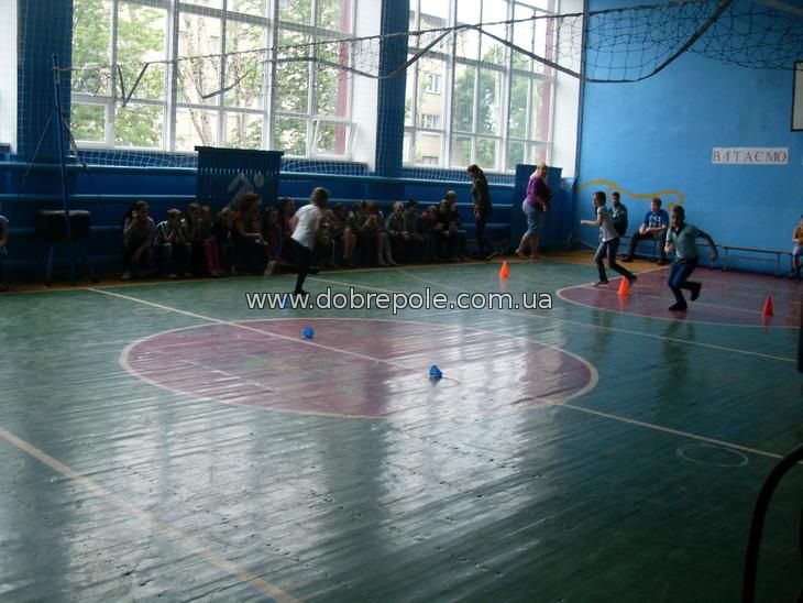 В спортивных мероприятиях ко Дню защиты детей в Доброполье приняло участие больше 100 школьников