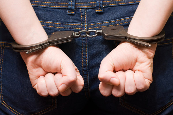 Добропольские полицейские задержали мужчину, который обворовал своего знакомого