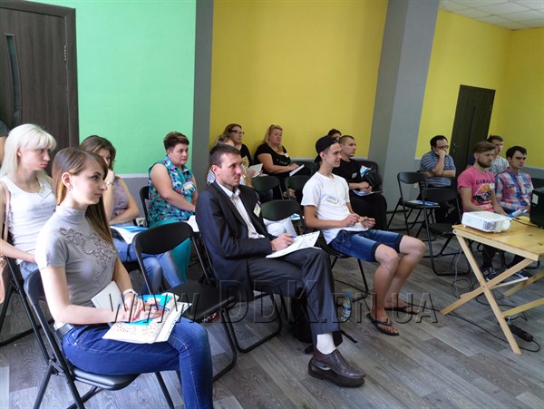 В Доброполье обучают будущих предпринимателей