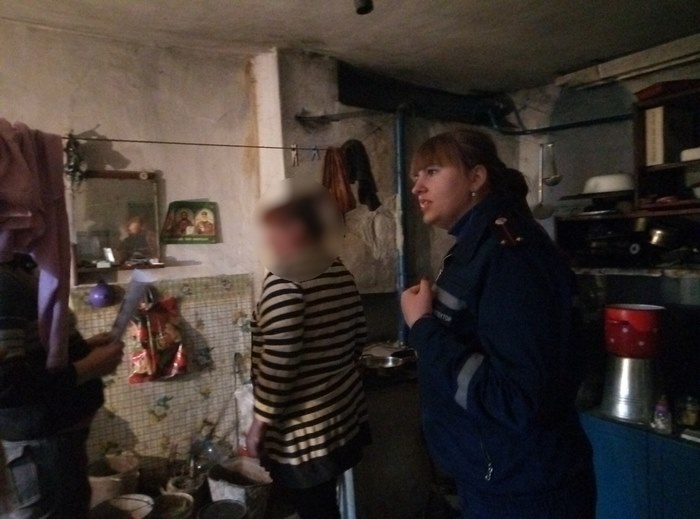 Добропольские спасатели провели разъяснительную работу с жителями, которые оказались в сложных жизненных обстоятельствах + ФОТО
