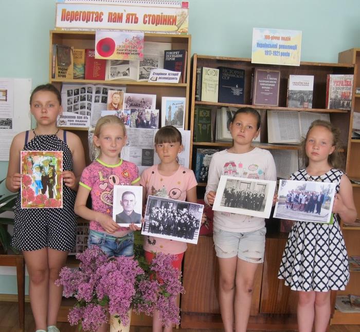 В библиотеках Добропольского района прошли книжные выставки, посвященные Дню Победы над нацизмом