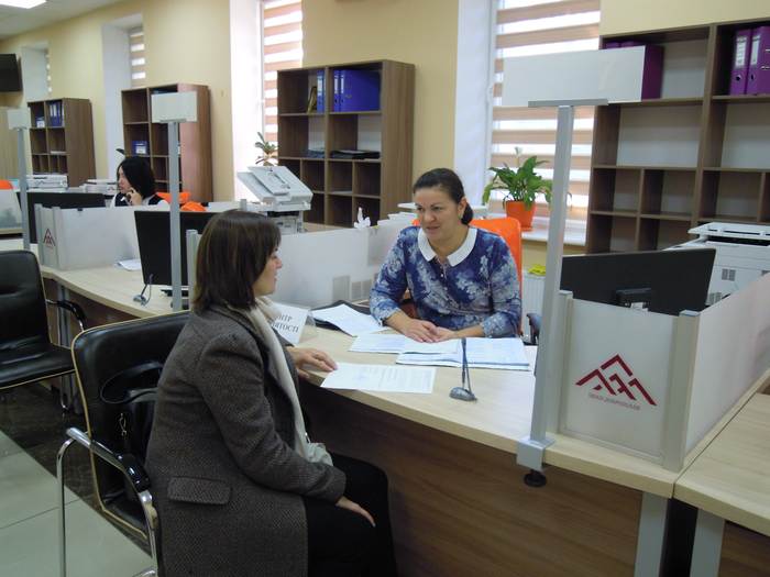 Жители Доброполья каждый четверг могут ознакомиться с услугами центра занятости