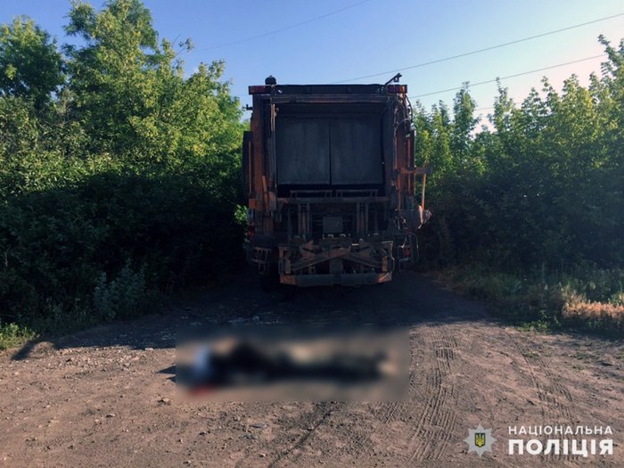 В Доброполье под колесами грузовика погиб 19-летний парень