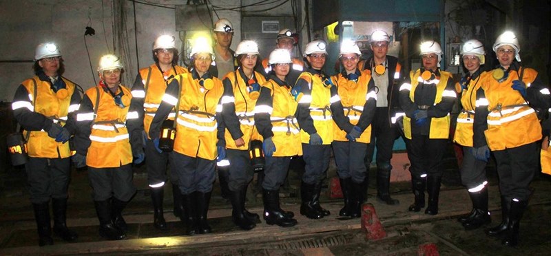 Як чоловікі працюють під землею з'ясовували дружини шахтарів у шахтоуправлінні Білозерське + ФОТО