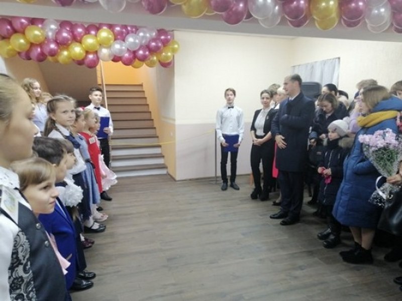 В Новодонецком после ремонта открылась музыкальная школа