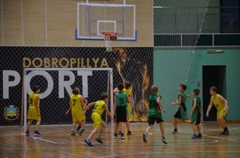 На чемпионате в Доброполье победили баскетболисты Краматорска