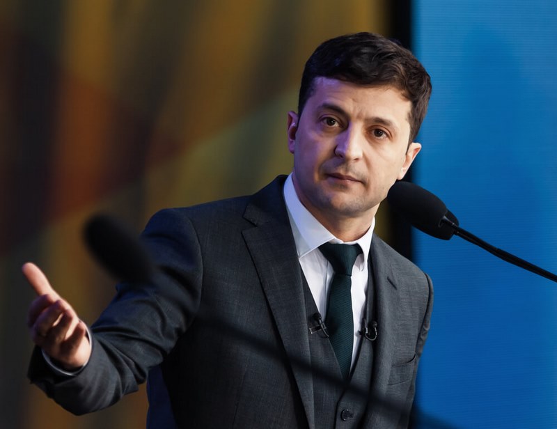 Зеленский одобрил намерение привязать зарплату министров к средней зарплате в стране