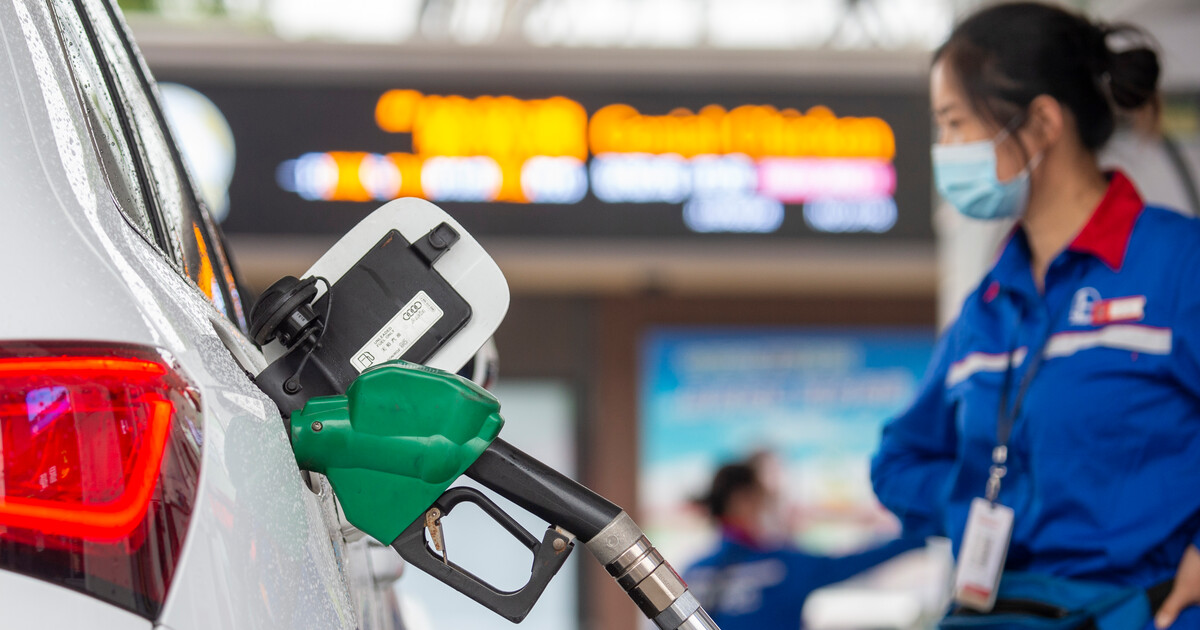 Заправить авто стало дороже: почему в Украине растут цены на бензин