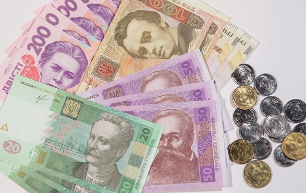 5 тысяч каждому: украинцам раздадут деньги, но потратить можно будет не везде
