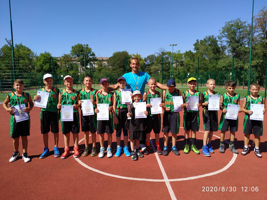 Команда ДЮСШ Новодонецького стала чемпіонами Донецької області з баскетболу