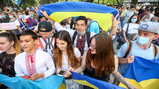 Украинцы живут лучше, чем большинство жителей Земли, но несчастны – эксперт