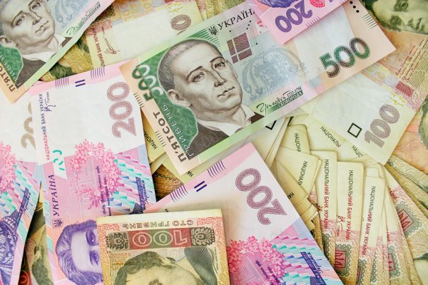 Зеленский вводит новый добровольный налог на дома, квартиры и машины, которыми уже владеют граждане