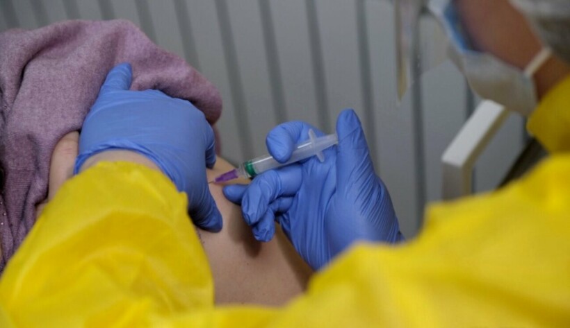 В Минздраве назвали вакцину от коронавируса, которой украинцы прививаются чаще всего