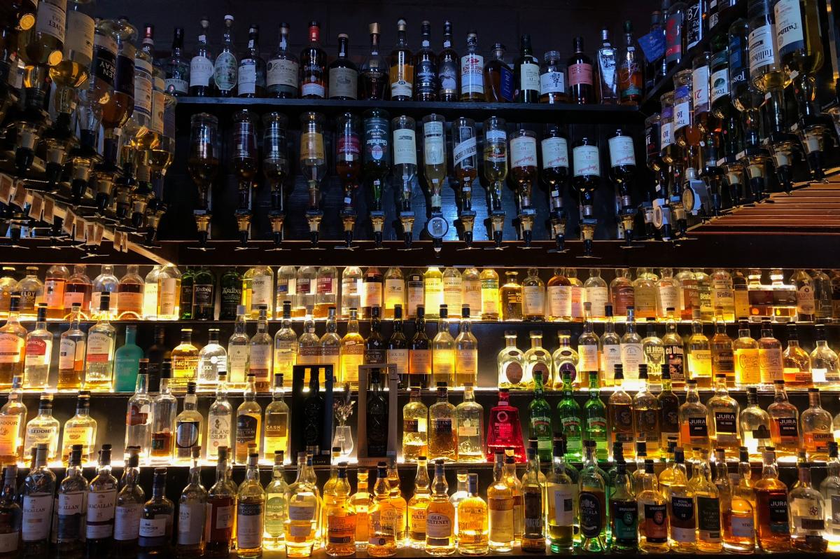 Покупка алкоголя в ресторанах будет занимать время, - вступили в силу новые правила продажи