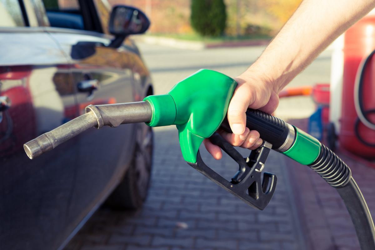 Минэкономики опять увеличило цены на бензин и дизтопливо