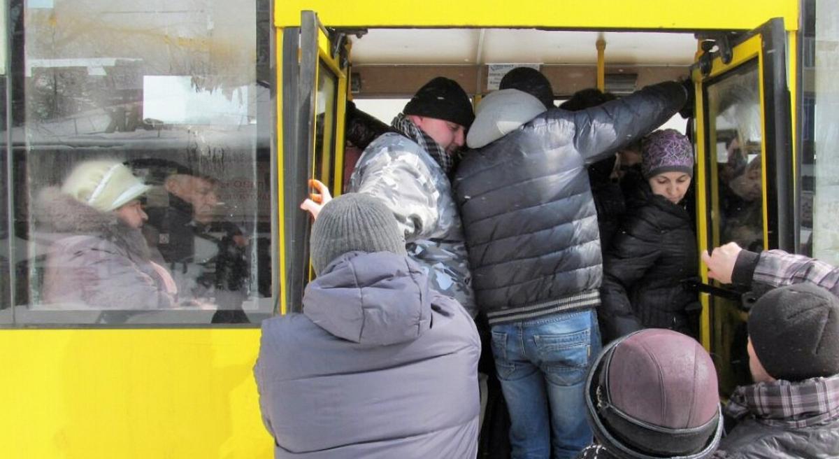 Штраф 17 тыс. гривен для пассажиров без прививки? В Украине могут изменить правила перевозок