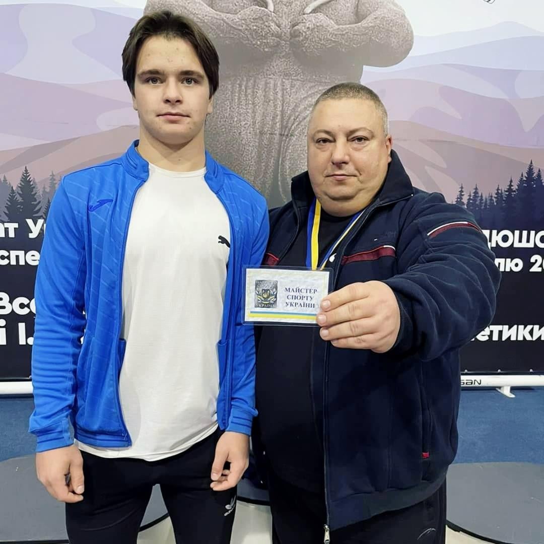 Штангист из Белозерского стал чемпионом Украины