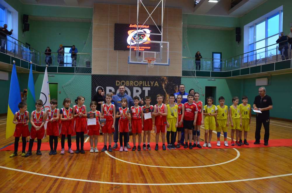У Добропіллі завершились змагання з баскетболу серед міксових команд + ФОТО