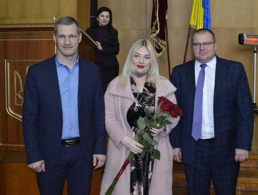 На черговій сесії Добропільської міської ради нагородили представників громади