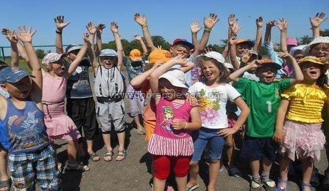 В пришкольных лагерях Добропольского района отдыхают 250 школьников