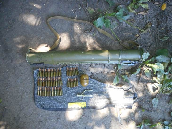 Добропольские правоохранители выявили и изъяли гранатомет и боеприпасы у местного жителя + ФОТО