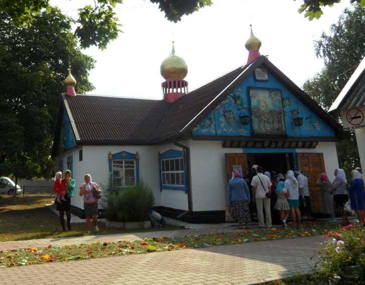 Успенский храм в поселке Святогоровка